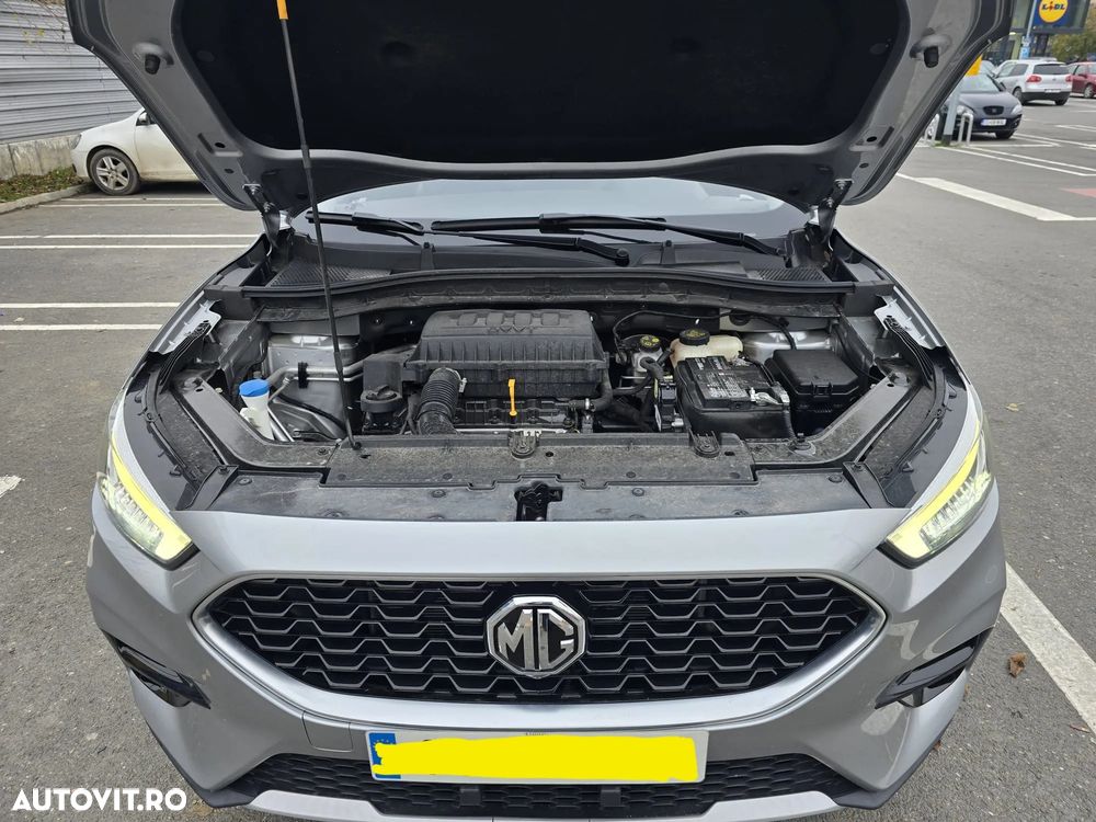 MG ZS - 11