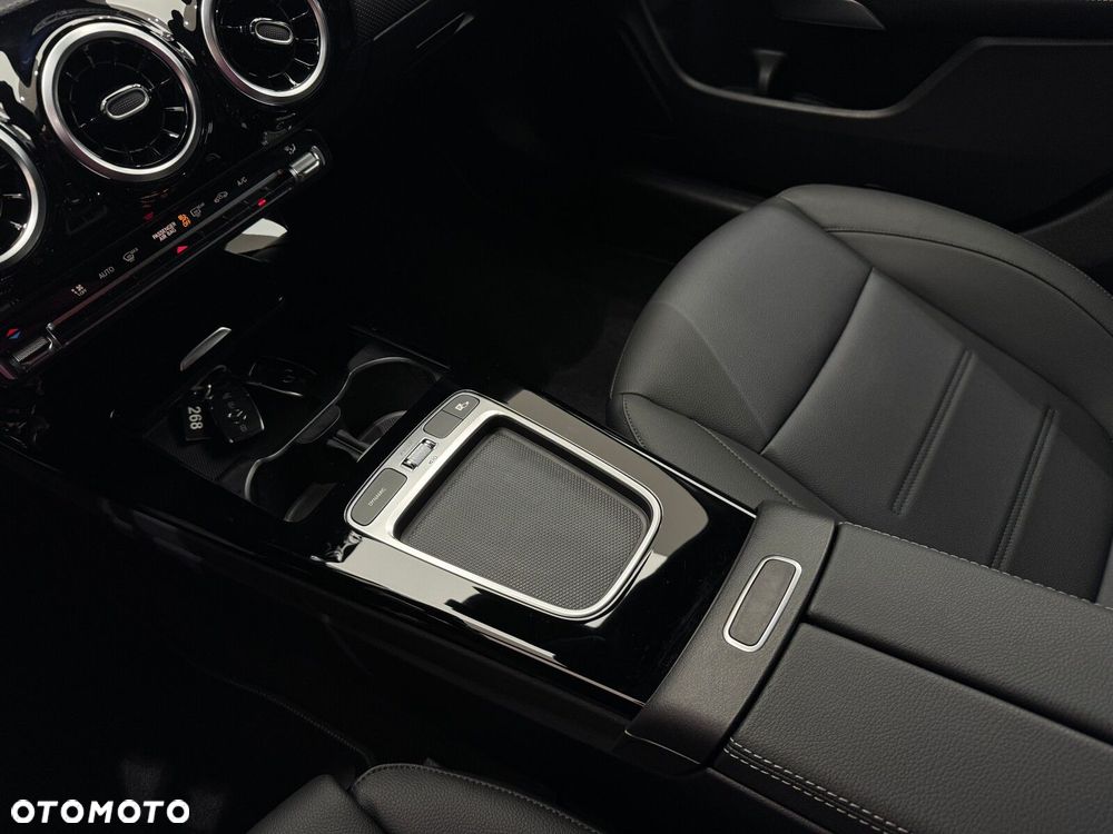 Mercedes-Benz CLA - 26