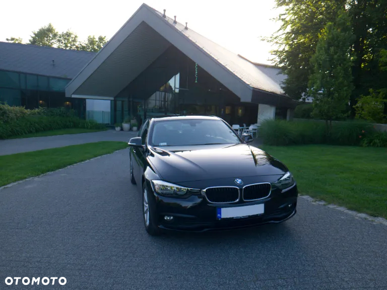 BMW Seria 3 318i - 5