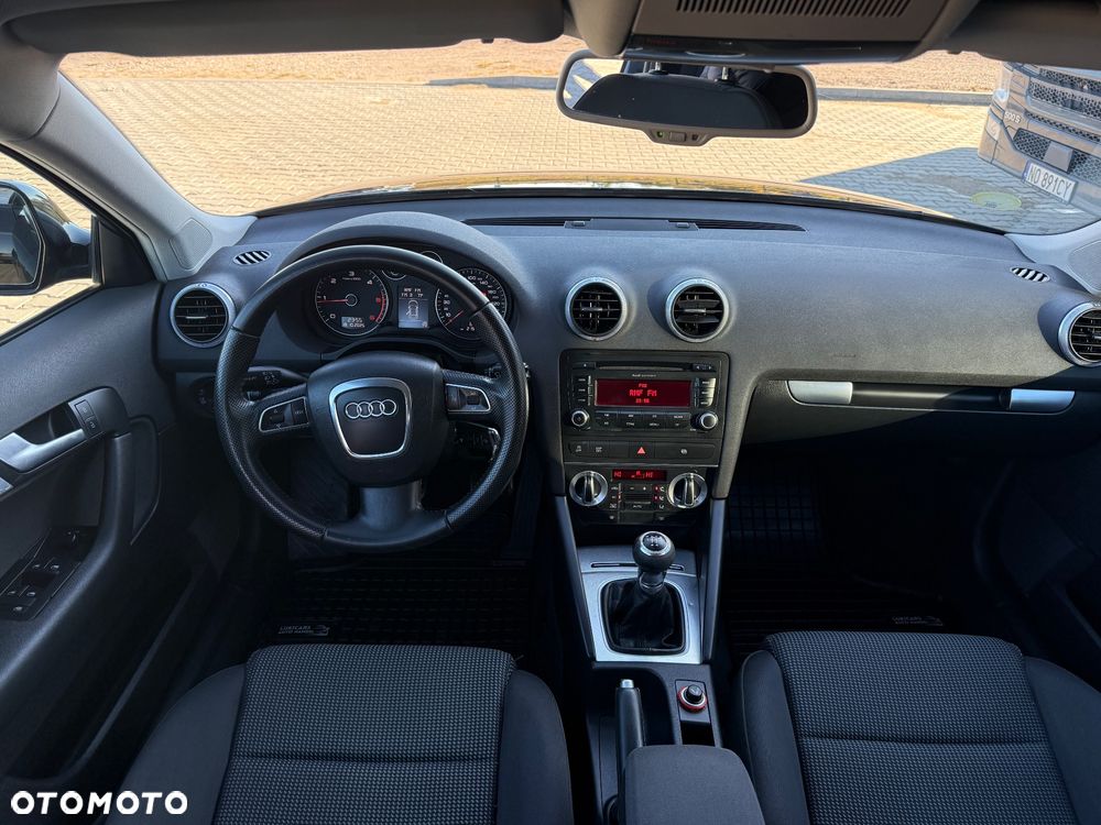 Audi A3 Sportback 1.6 TDI Attraction - 17