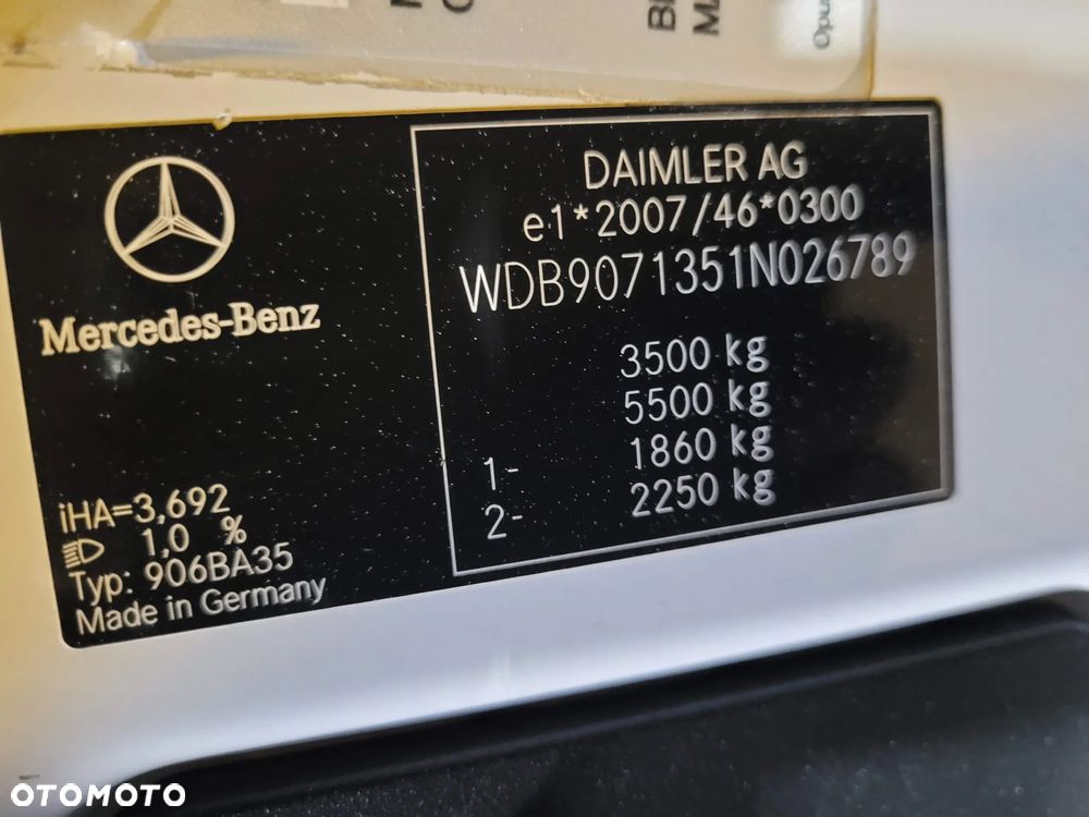 Mercedes-Benz Sprinter - 25