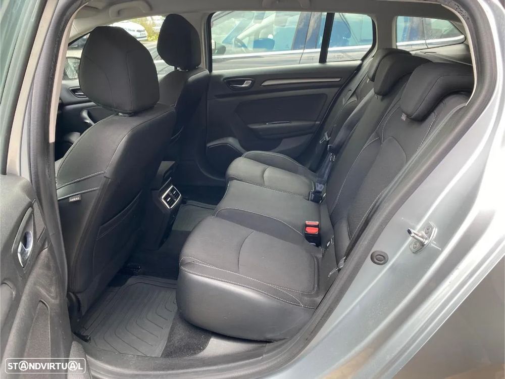 Renault Mégane Sport Tourer E-TECH Plug-in 160 INTENS - 9