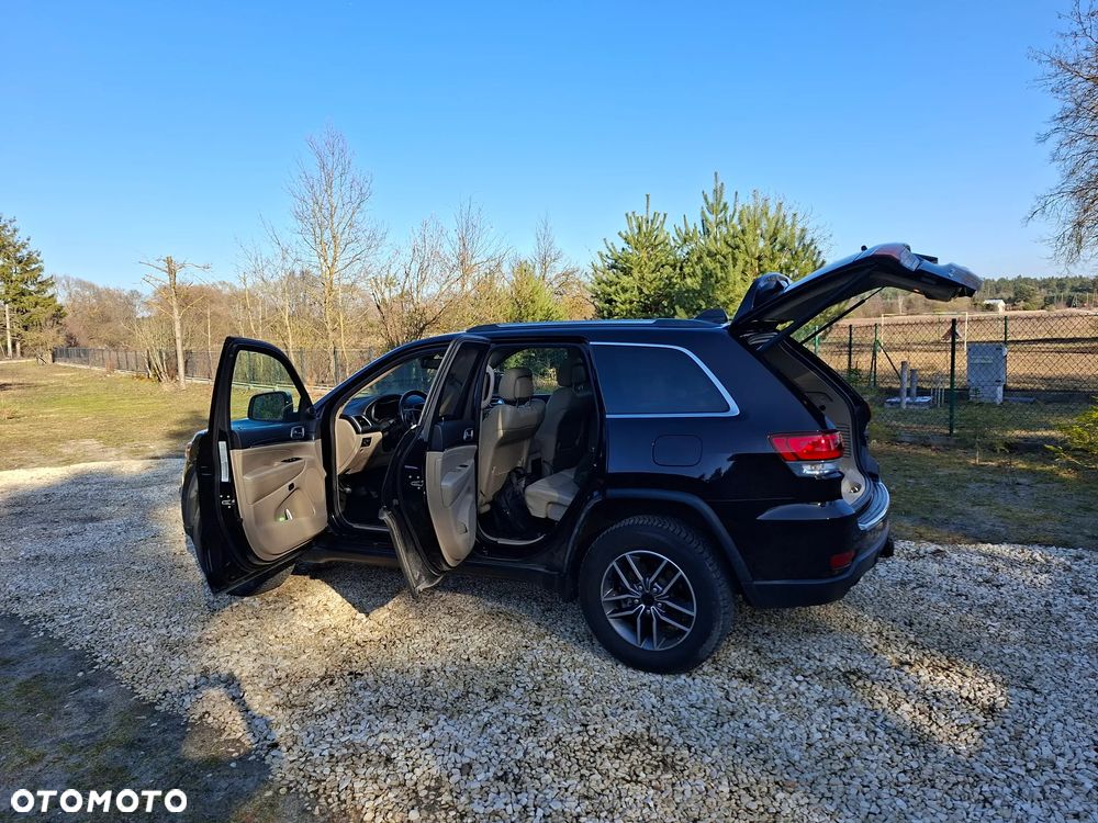 Jeep Grand Cherokee - 21