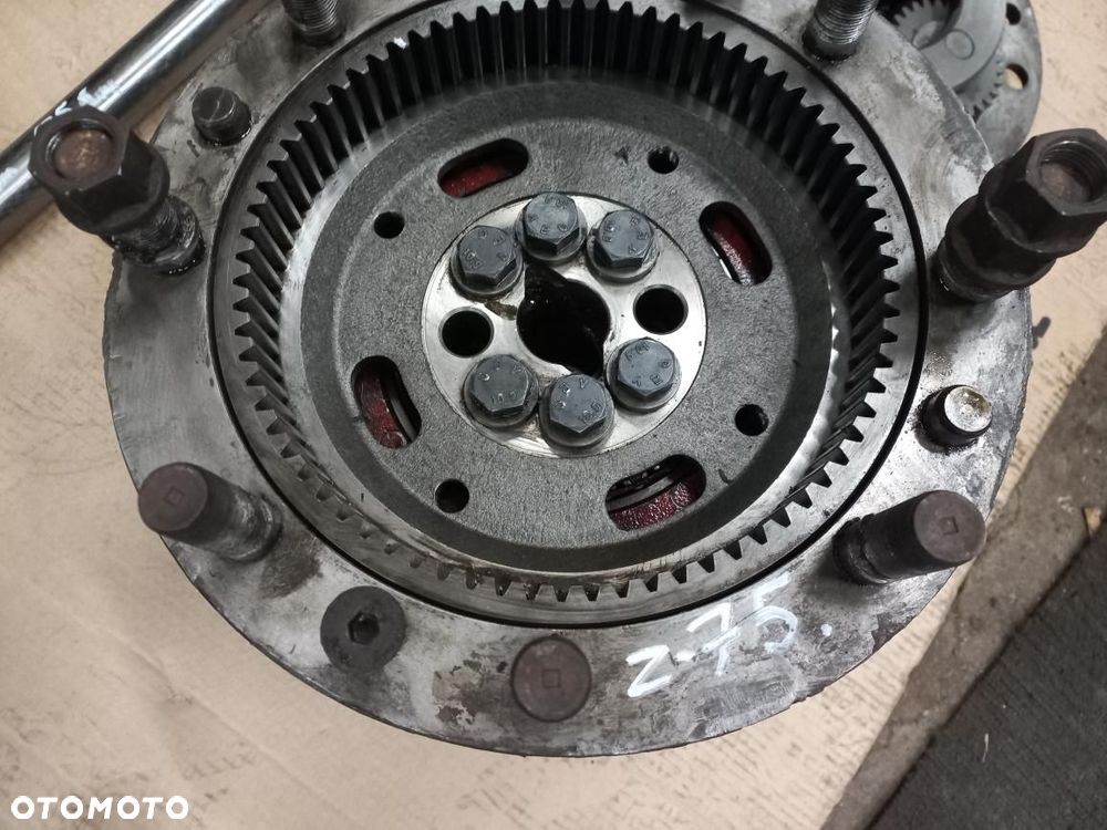 Części Case Maxxum IH 5120,5130,5140,5150,580K most 709/S2,półoś długa 81881C2,obudowa zwolnicy K395123,pokrywa,układ planetarny 81888C1,wieniec Z-75,9968069,koło zębate Z-29,N13513,koło K395126,półoś krutka Z-22,N14409,mechanizm różnicowy 109686A1,1349056C1,koło talerzowe 11z/32z , atak,81876C1 - 13