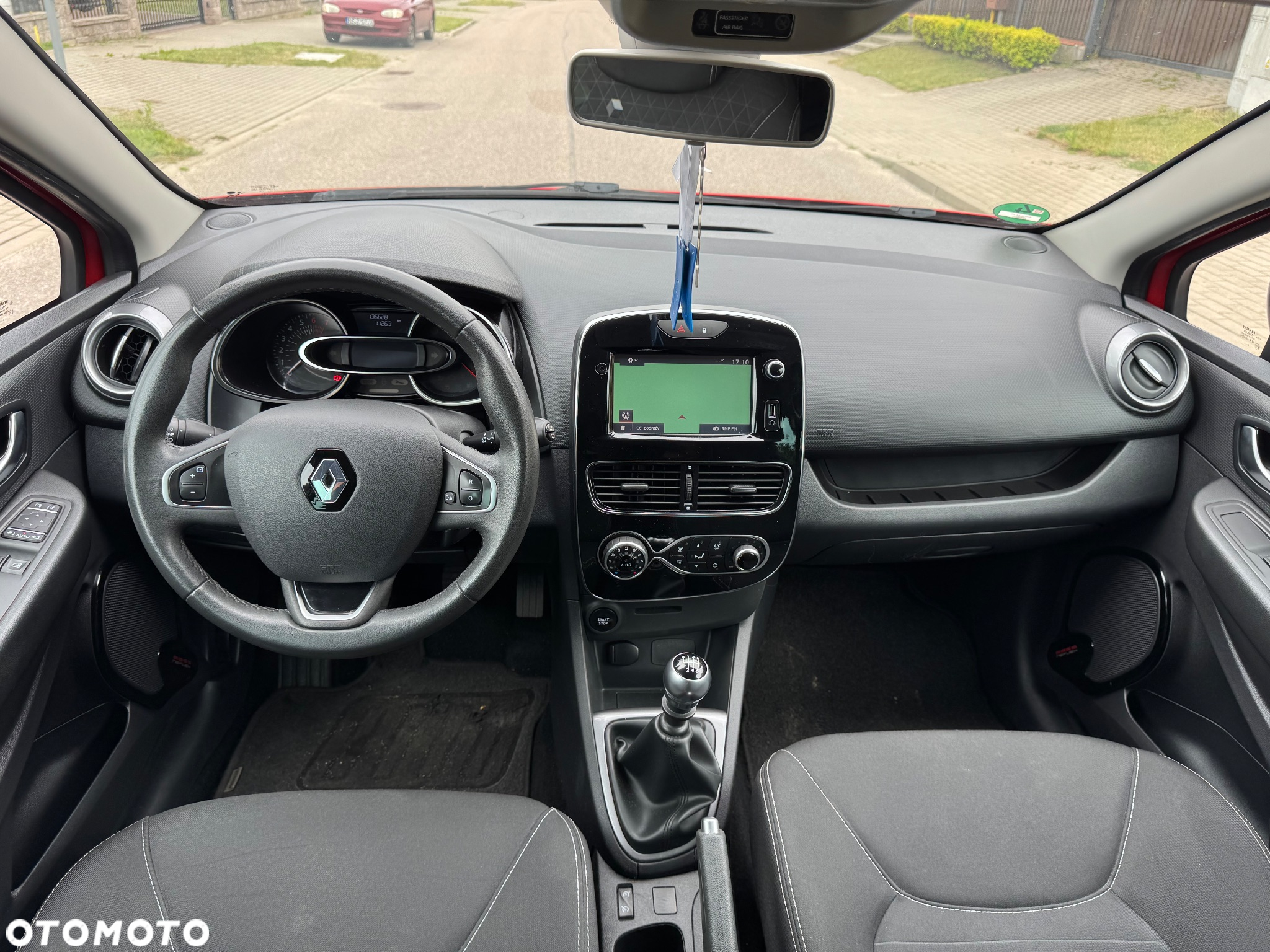 Renault Clio - 25