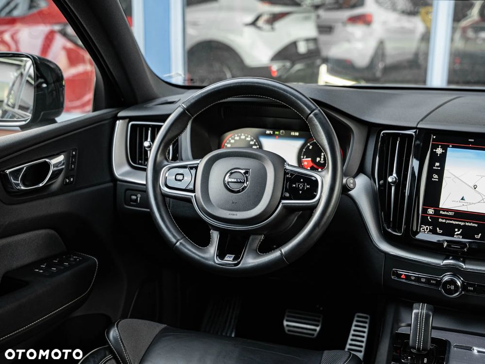 Volvo XC 60 B4 D AWD Plus Dark - 28