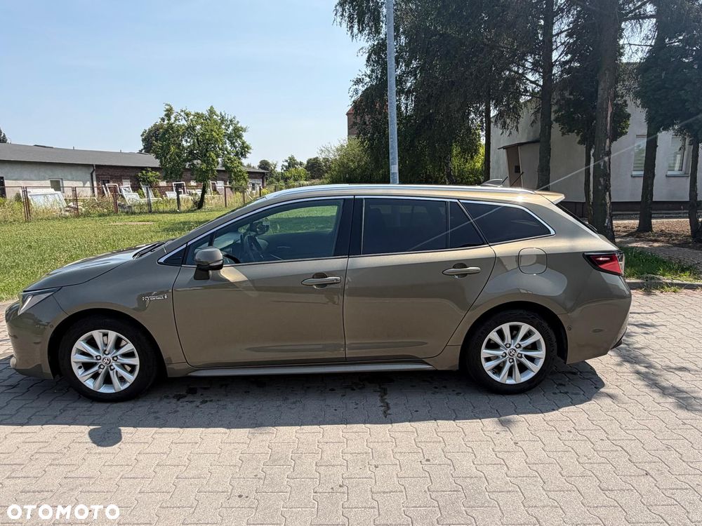 Toyota Corolla 2.0 Hybrid Executive - 8