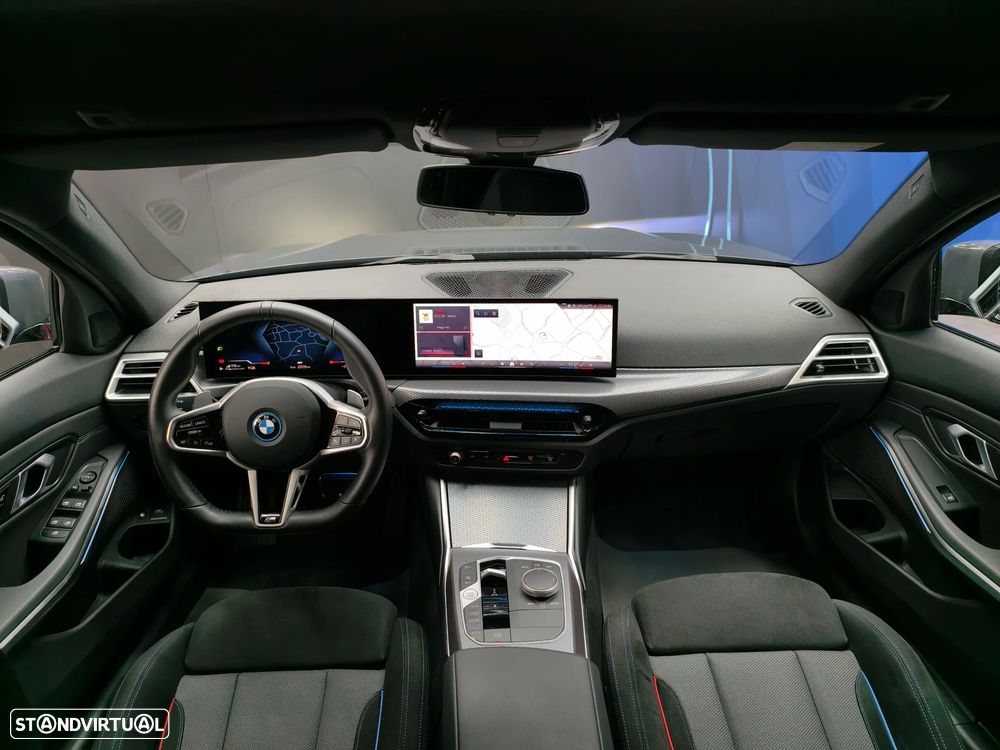 BMW 330 e Pack Desportivo M Pro Auto - 53