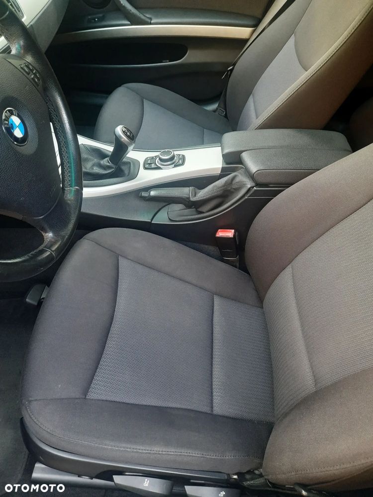BMW Seria 3 318d - 26
