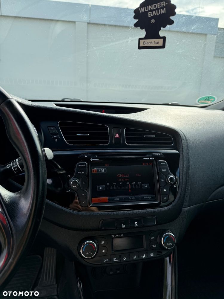 Kia Ceed - 10