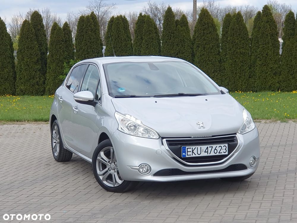 Peugeot 208 - 16