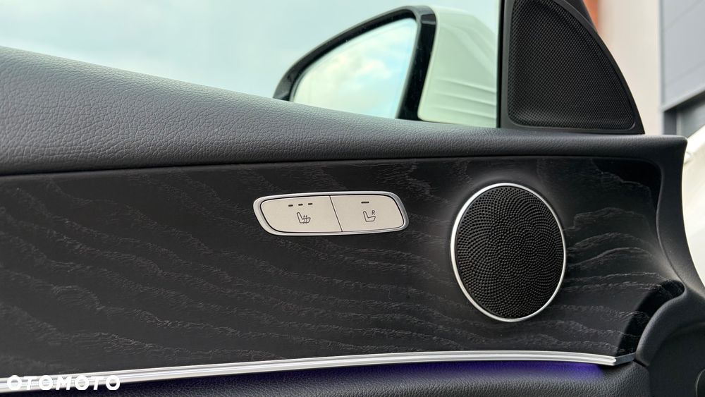 Mercedes-Benz Klasa E 200 4-Matic 9G-TRONIC - 22