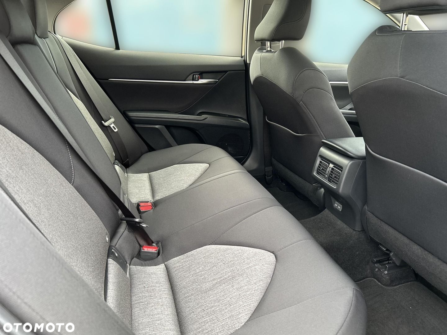 Toyota Camry - 11