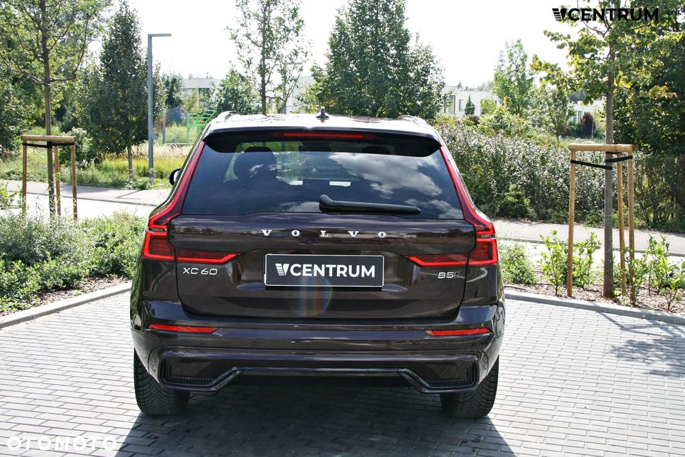 Volvo XC 60 B5 B AWD Plus Dark - 6