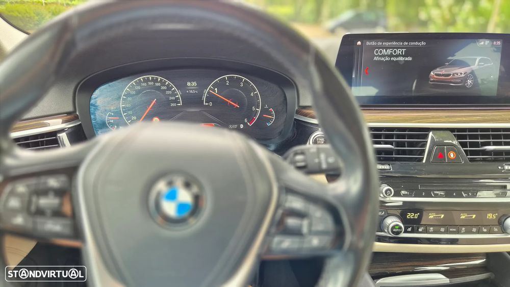 BMW 520 d xDrive Line Luxury Auto — fotografia 6