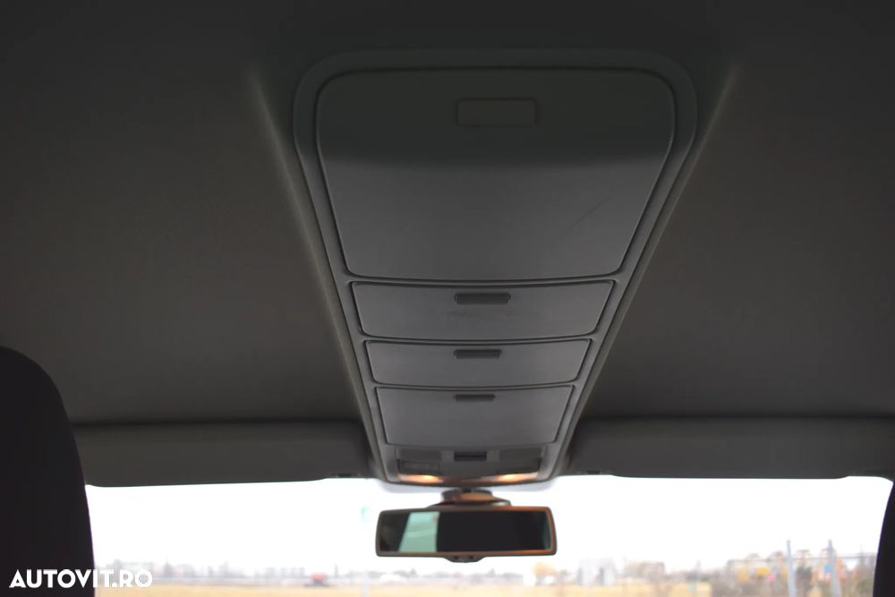 Volkswagen Tiguan 2.0 TDI 4Motion Track & Field - 9