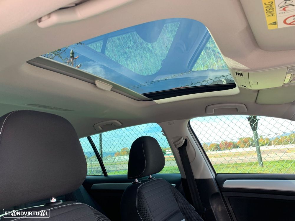 VW Golf 1.6 TDi R-Line - 46