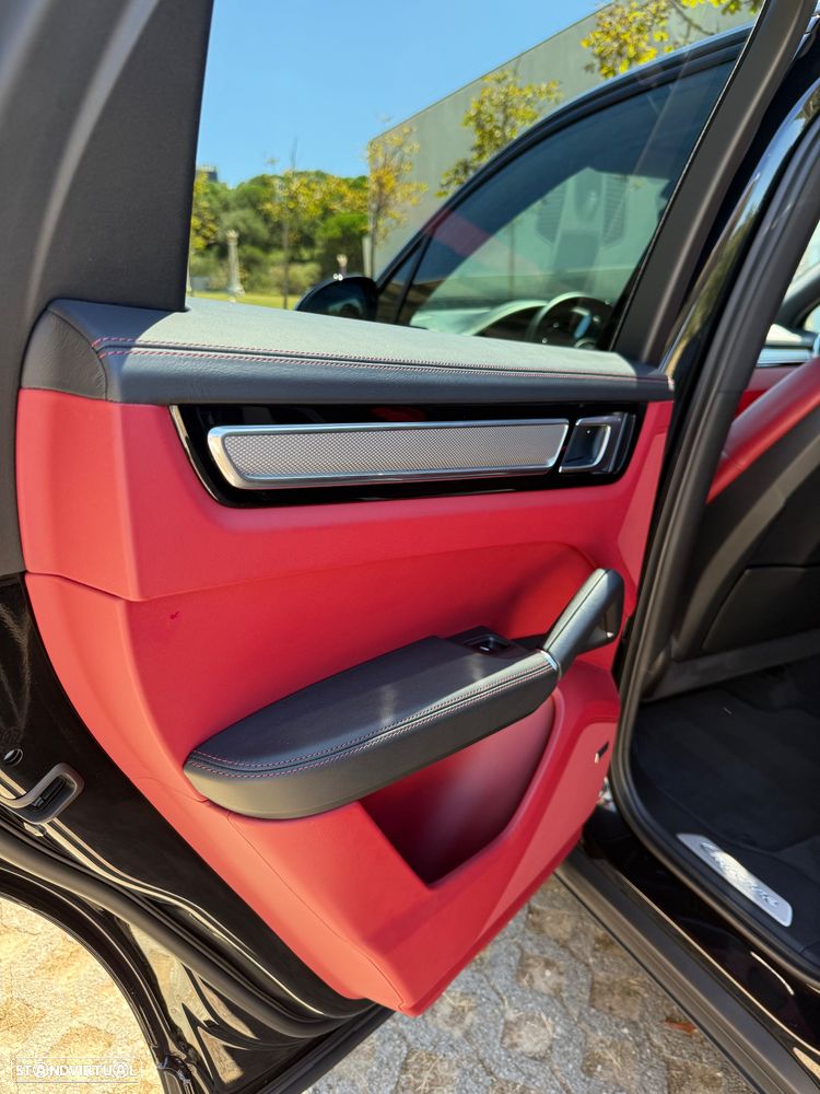 Porsche Cayenne E-Hybrid Platinum Edition - 10
