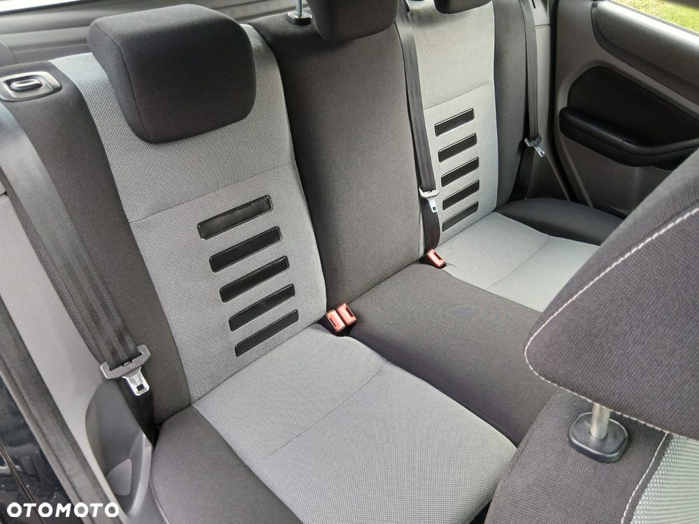 Ford Focus 1.6 16V Ambiente - 32