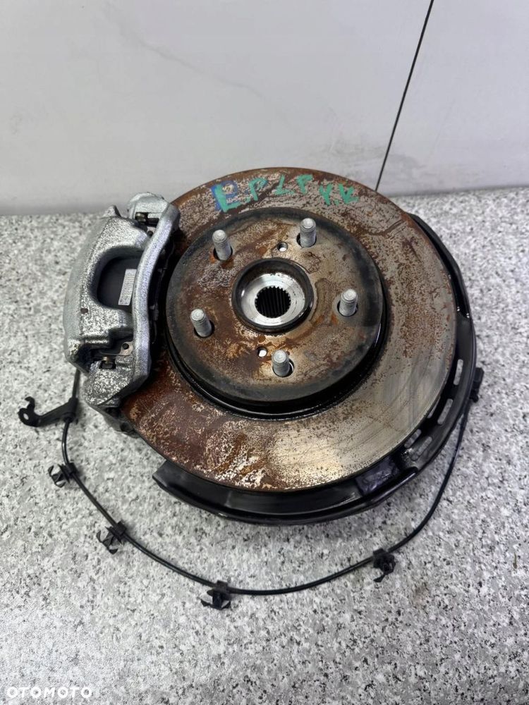 zwrotnica lewy przód toyota yaris cross kros 2022-25 1.5 hybryda - 2