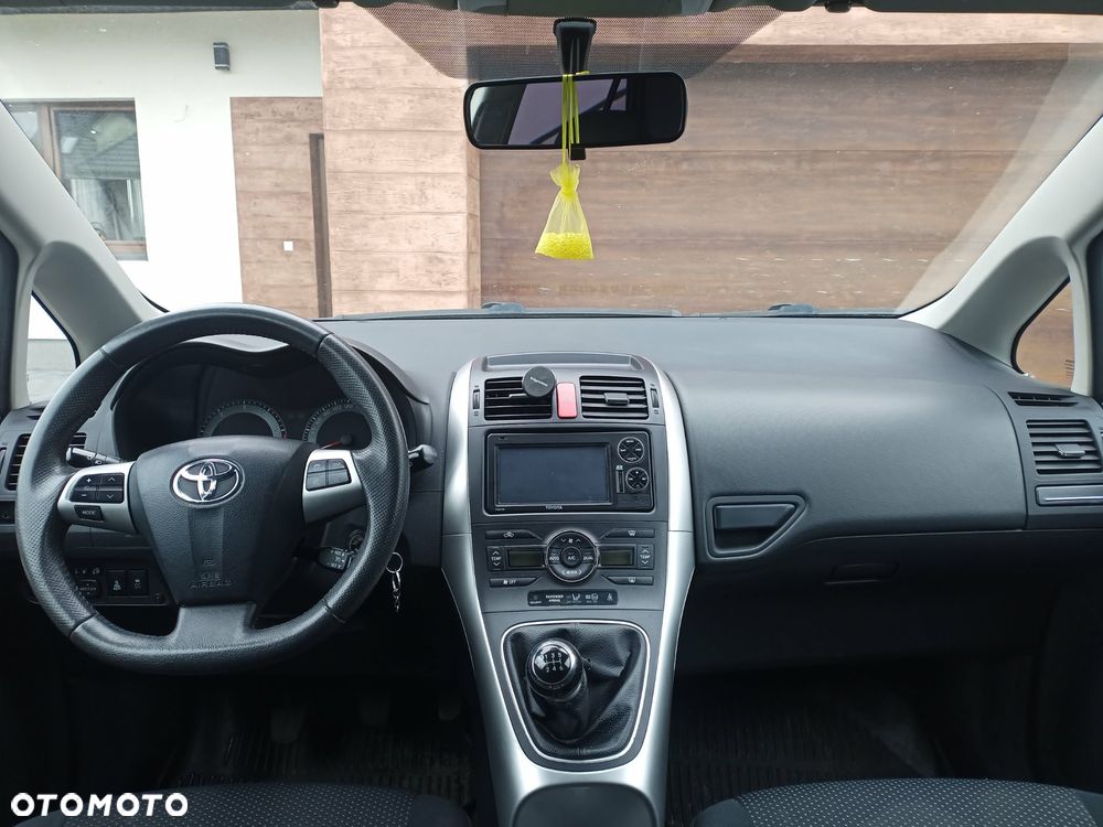 Toyota Auris 1.4 D-4D Terra - 4