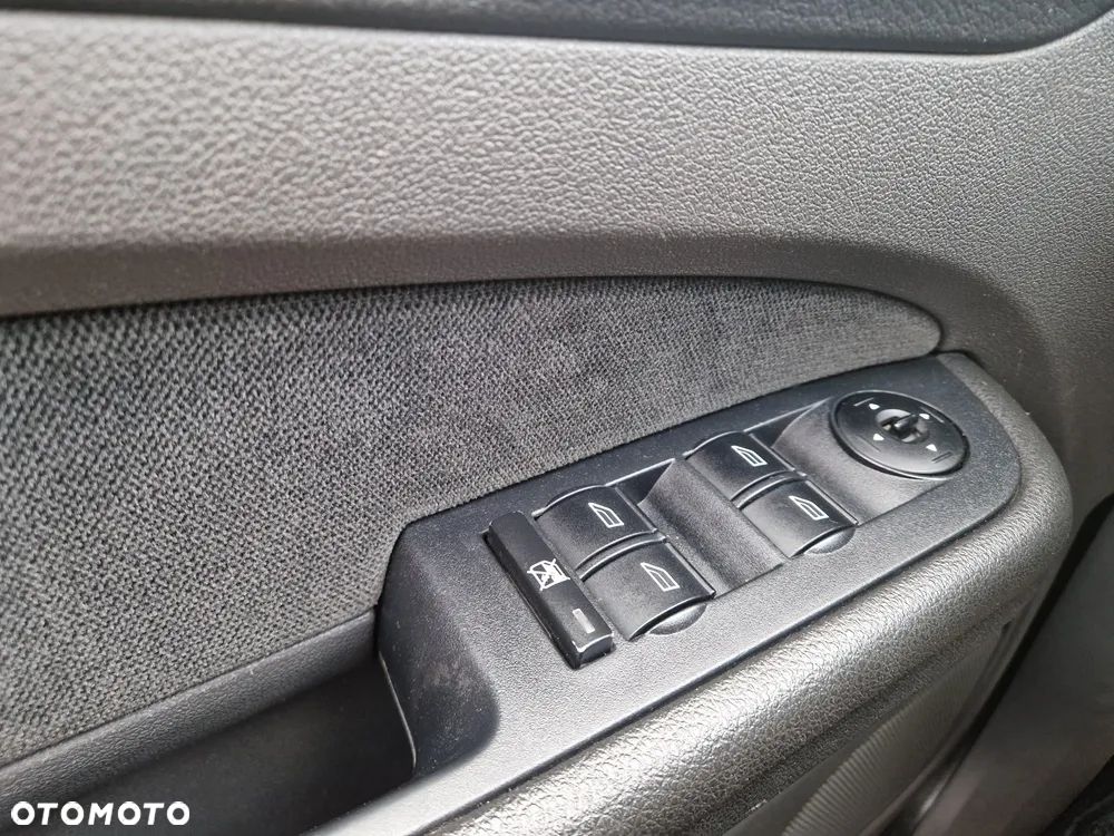 Ford Focus TDCi Ghia - 12