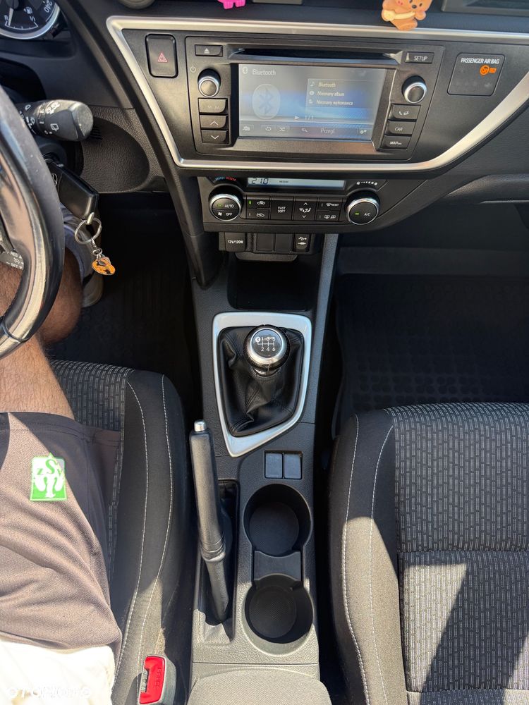 Toyota Auris 1.6 Premium - 26