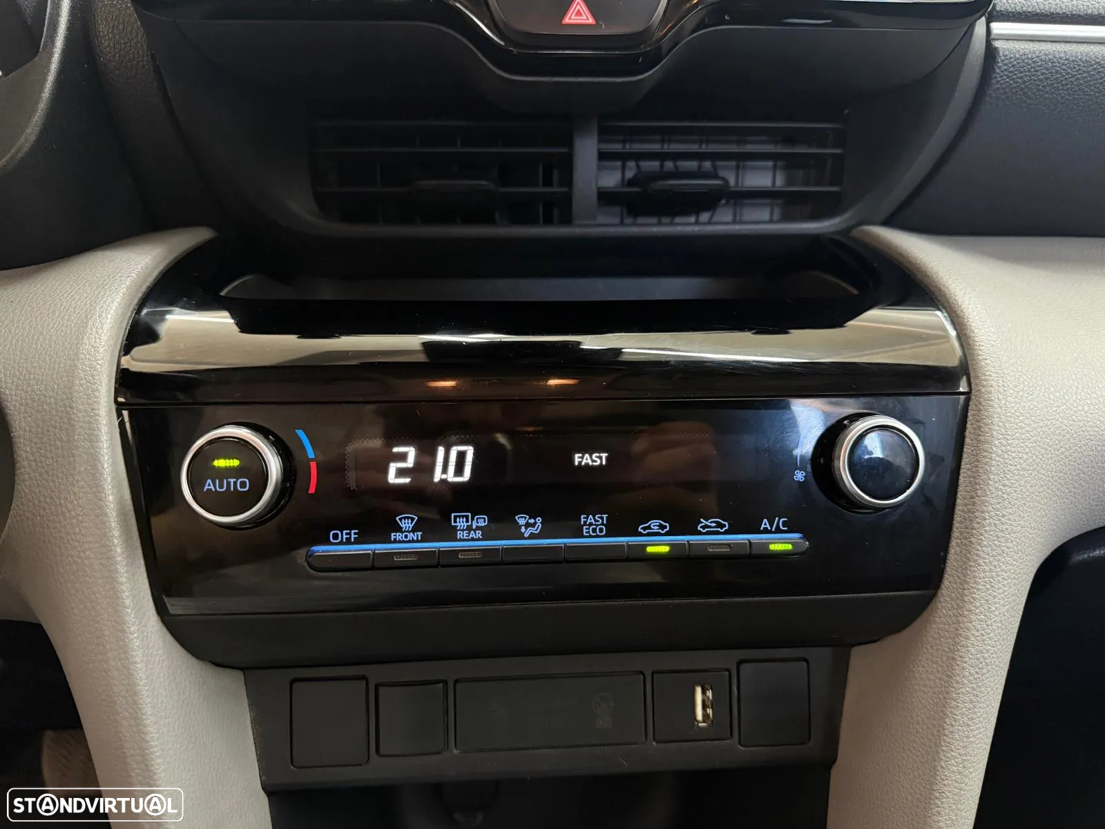Toyota Yaris Cross 1.5 HDF Comfort Plus - 19
