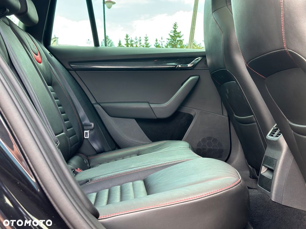 Skoda Octavia 2.0 TDI DSG RS - 21