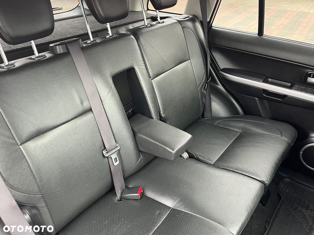 Suzuki Grand Vitara 1.9 DDiS Premium EU5 - 26