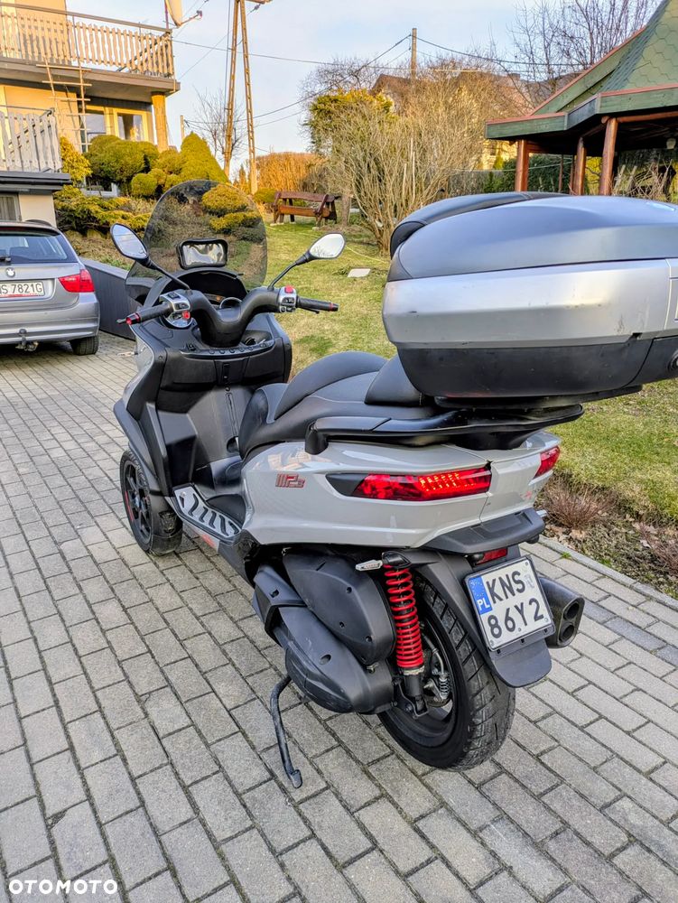 Piaggio MP-3 - 4