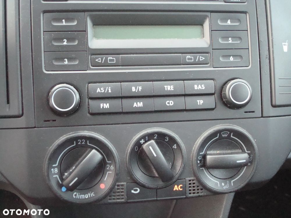 Volkswagen Polo 1.4 16V Trendline - 29