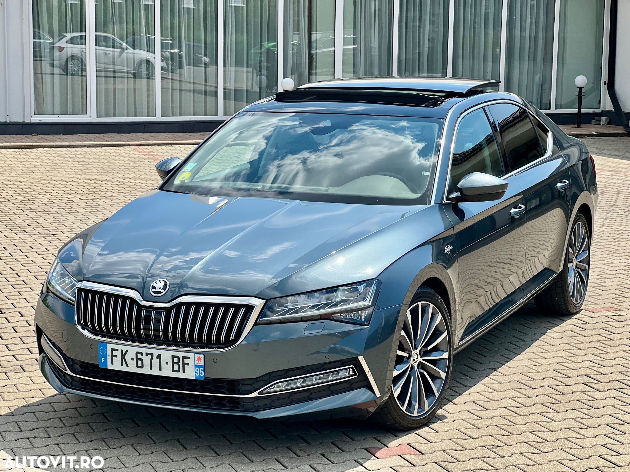 Skoda Superb 2.0 TDI DSG Laurin & Klement - 1