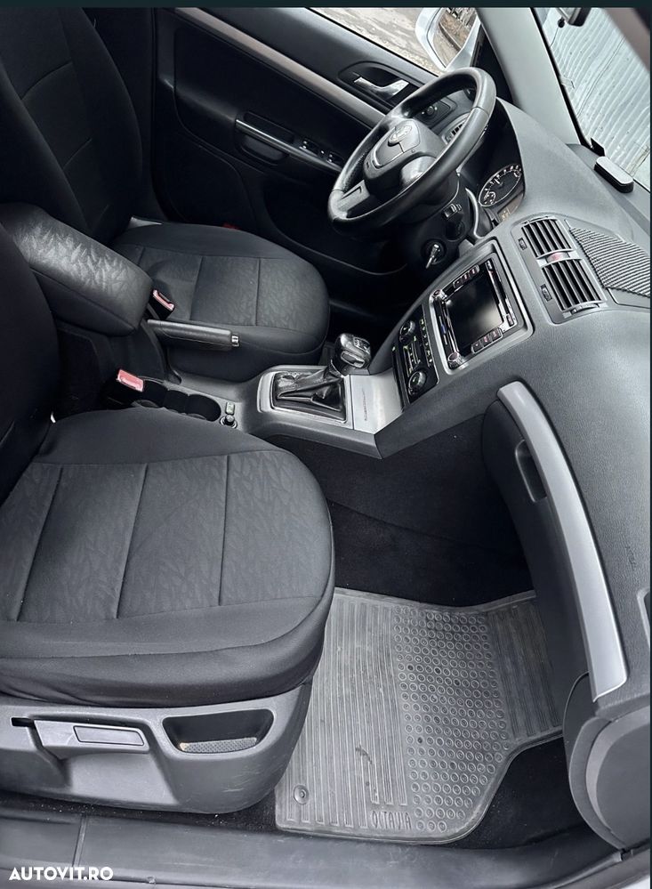 Skoda Octavia 2.0 TDI Ambiente DSG - 3
