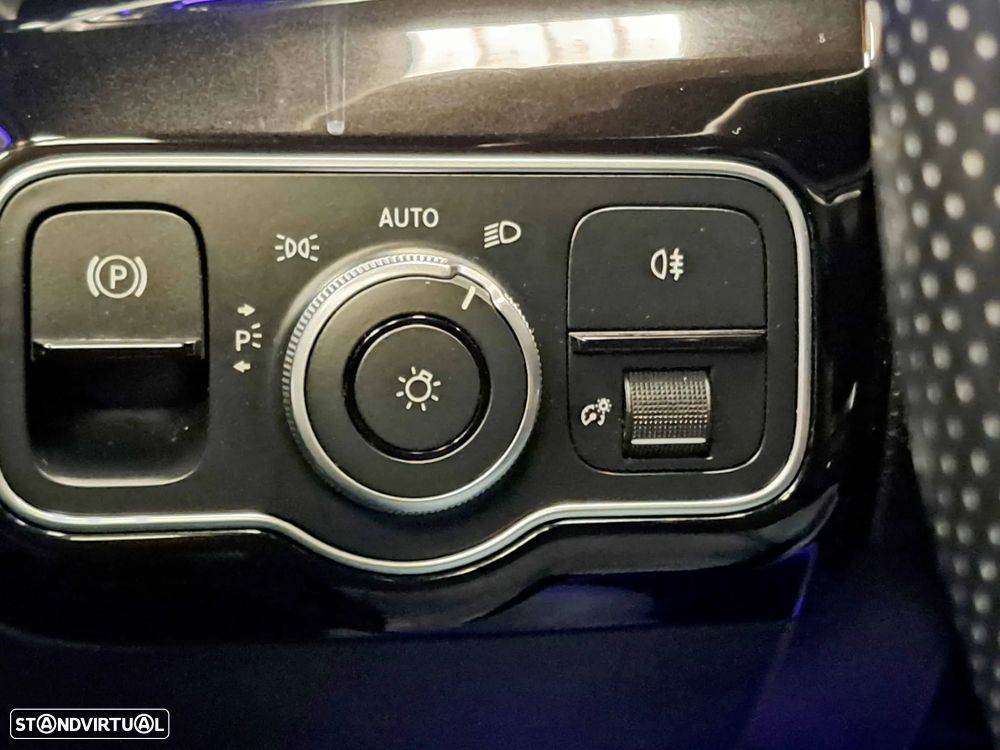 Mercedes-Benz A 180 7G-DCT AMG Line - 10