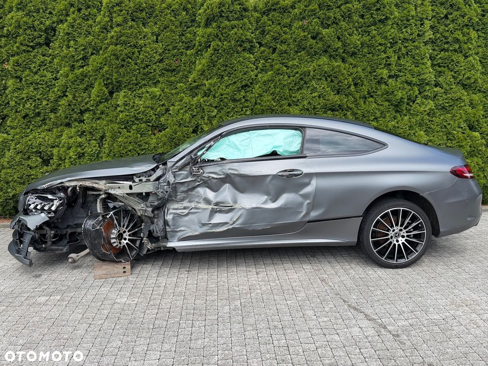 Mercedes-Benz Klasa C 200 4Matic 9G-TRONIC AMG Line - 6