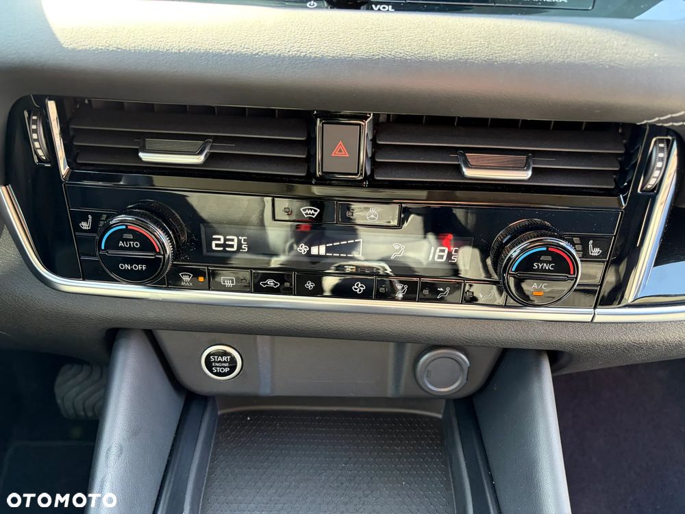 Nissan Qashqai 1.3 DIG-T MHEV N-Connecta Xtronic - 17