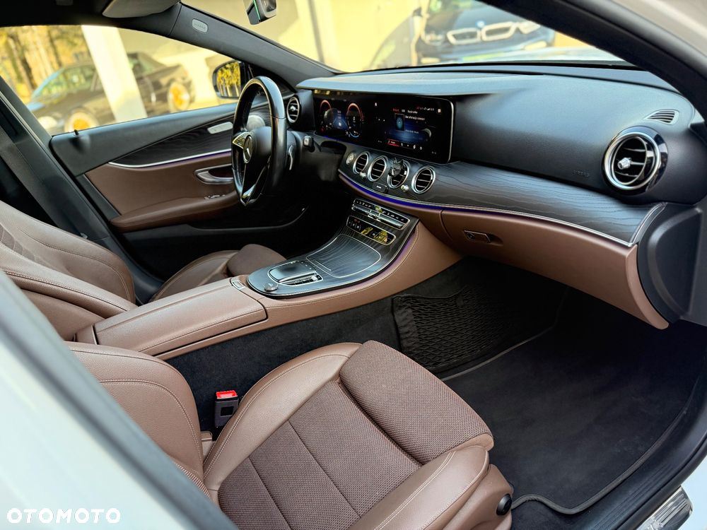Mercedes-Benz Klasa E 300 de 9G-TRONIC - 25