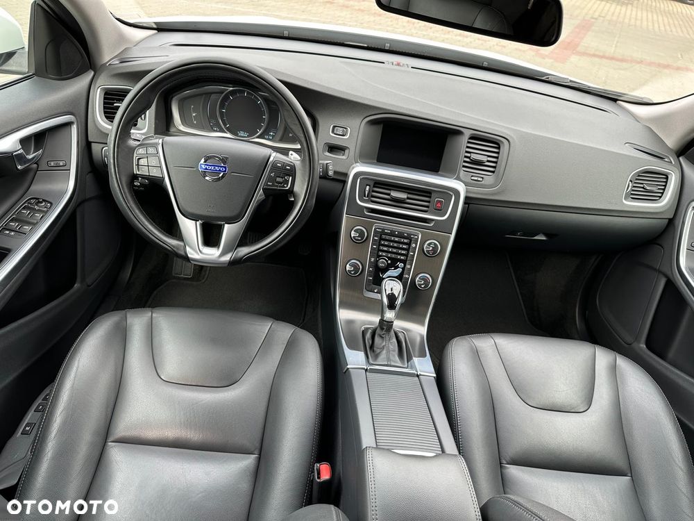 Volvo V60 D4 AWD Geartronic Summum - 35