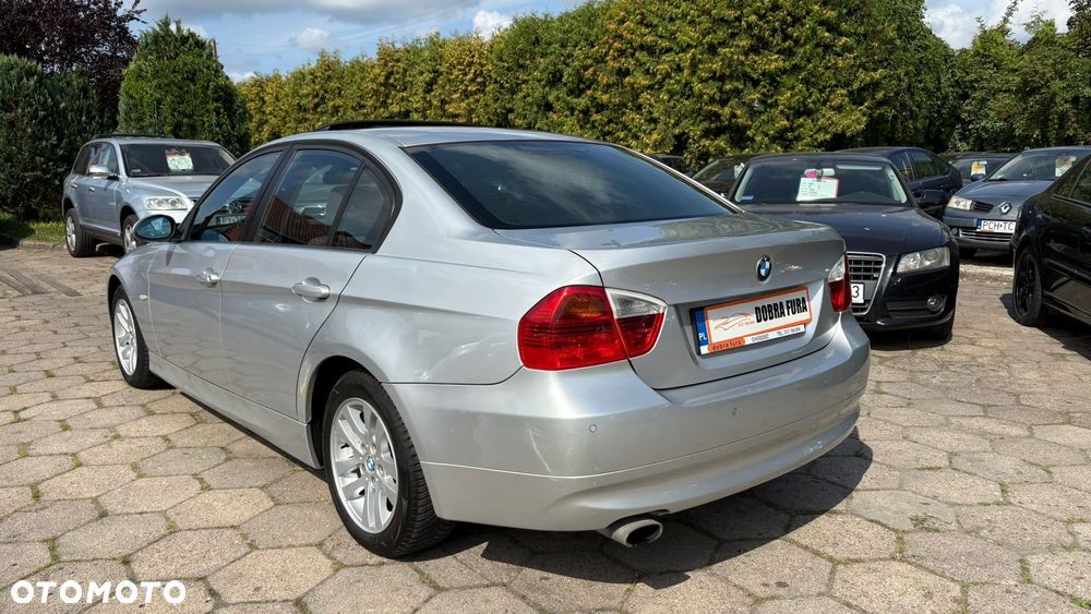 BMW Seria 3 318i - 5