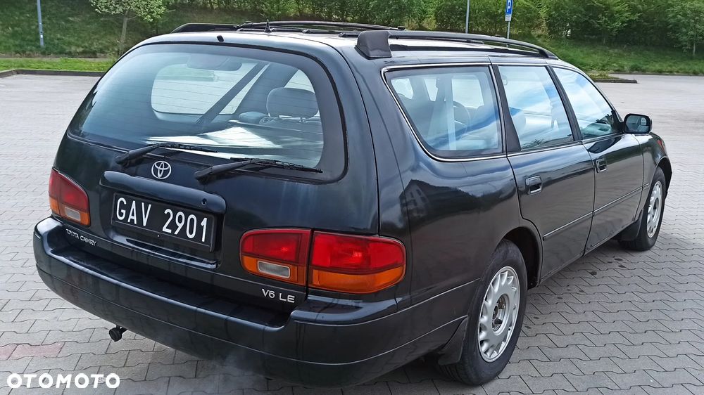 Toyota Camry 3.0 V6 LE - 1