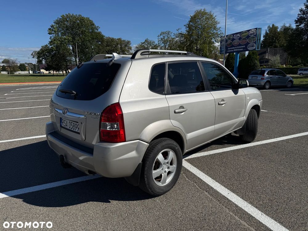 Hyundai Tucson 2.0 Comfort 2WD - 5