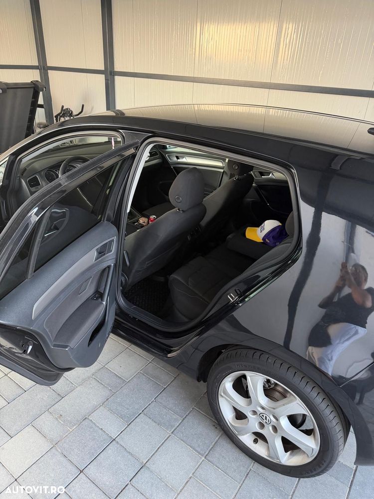Volkswagen Golf - 5
