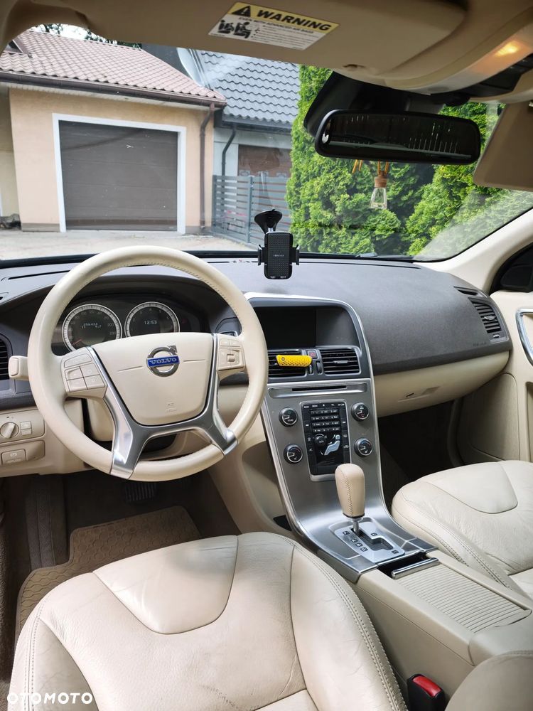 Volvo XC 60 T6 AWD Momentum - 8