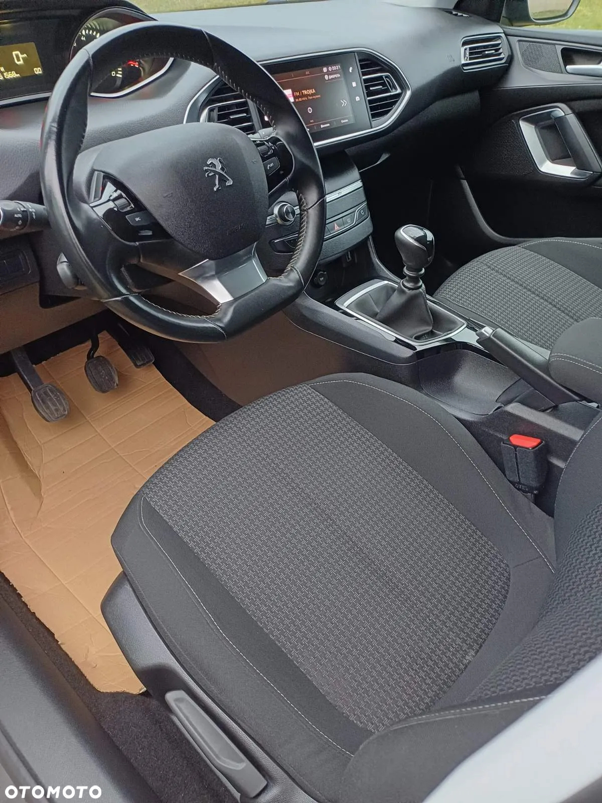 Peugeot 308 1.2 PureTech Active Pack S&S - 15