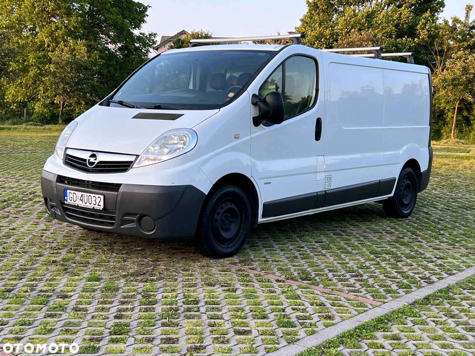 Opel Vivaro - 1