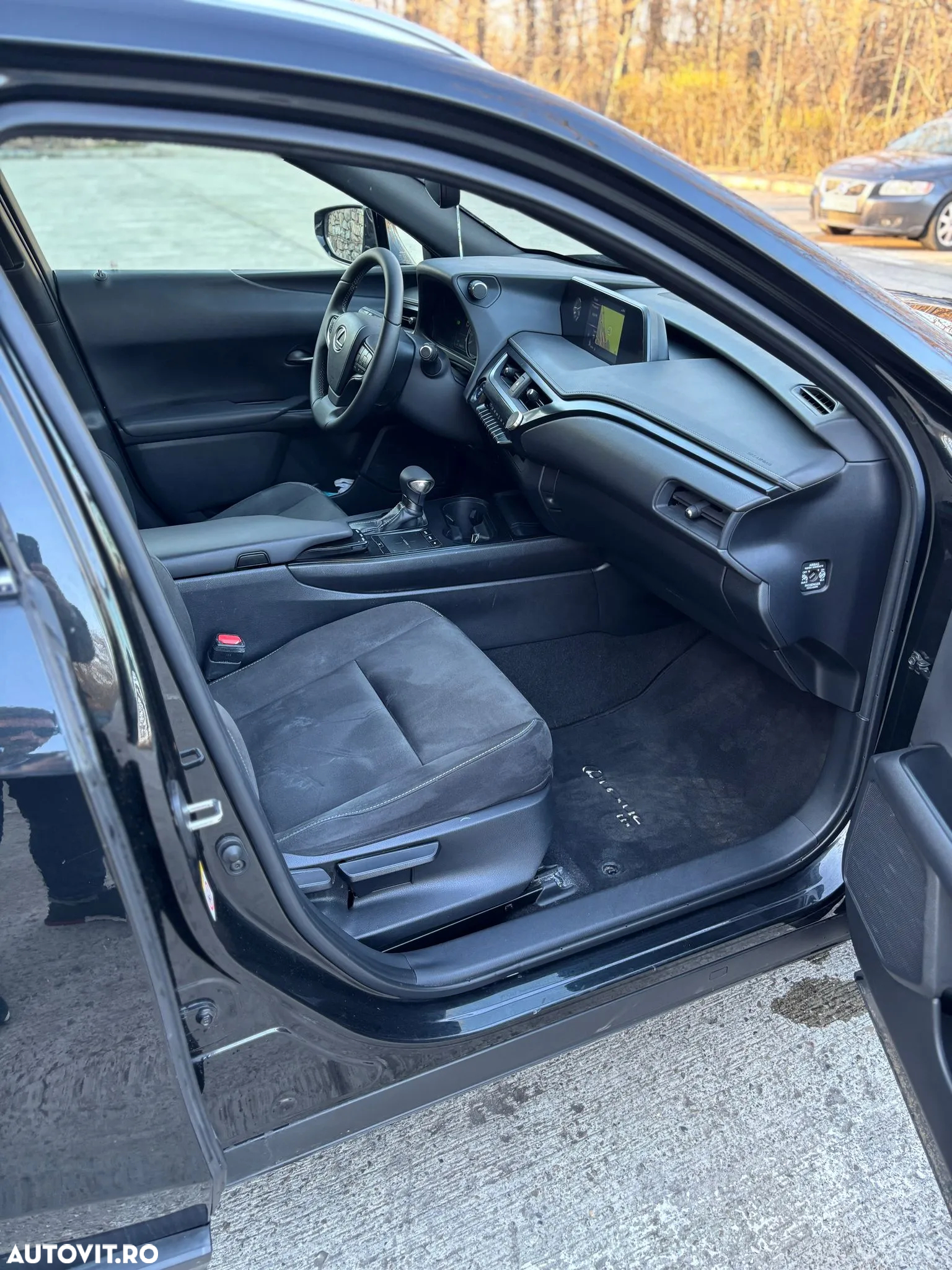 Lexus UX 250h - 19