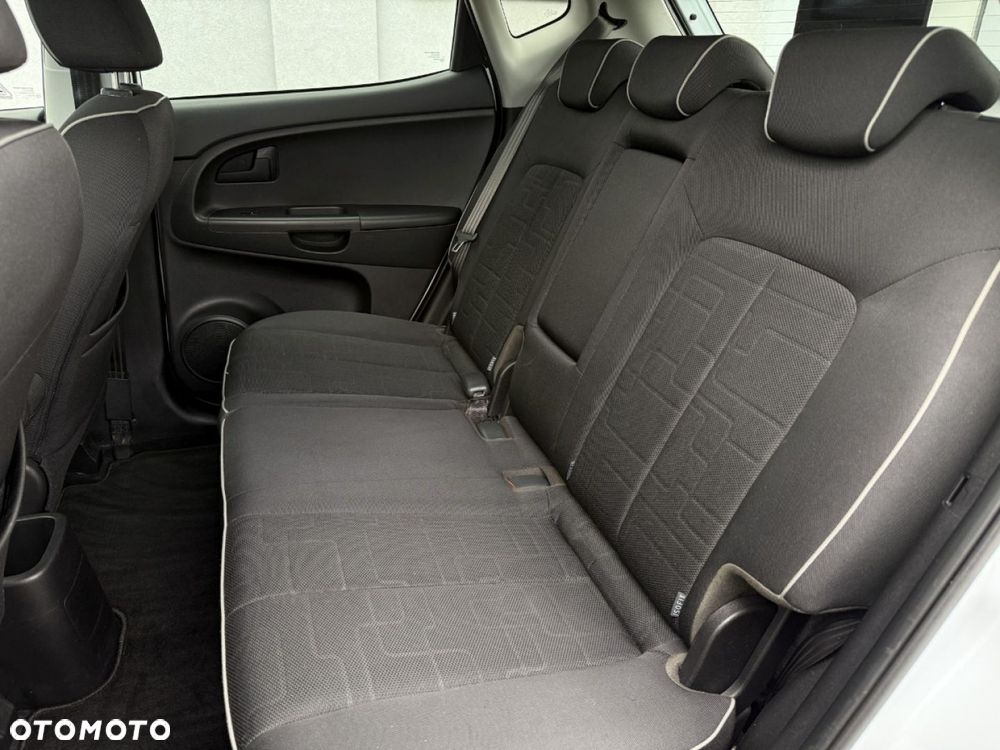 Kia Venga 1.4 CVVT UEFA EURO 2016 - 34