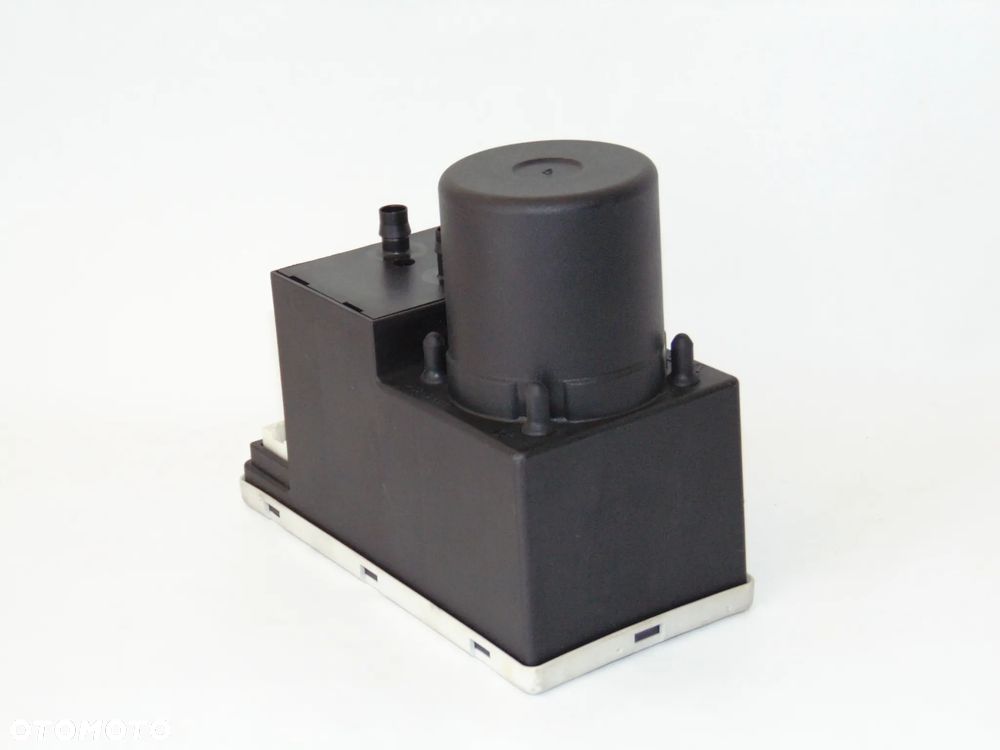 Pompa siłownik centralnego zamka 8L0862257K Audi A3 8L A4 B5 96-03r - 6