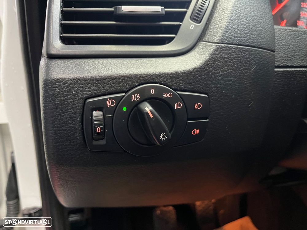 BMW X1 18 d sDrive - 17